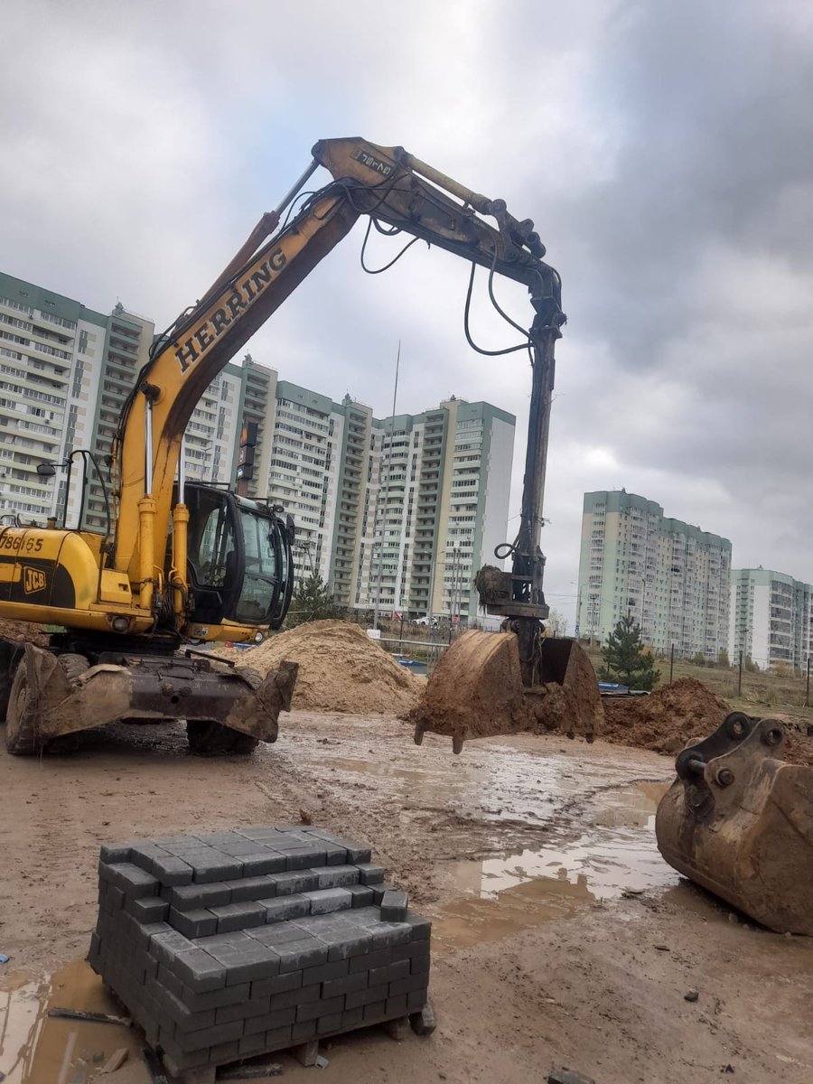 Колёсный экскаватор JCB 175